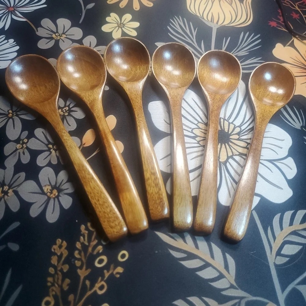 Elegant Brown Wooden Spoon Set